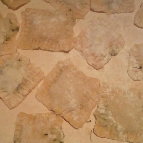 Krok 6 - Ravioli szpinakowo-serowe foto