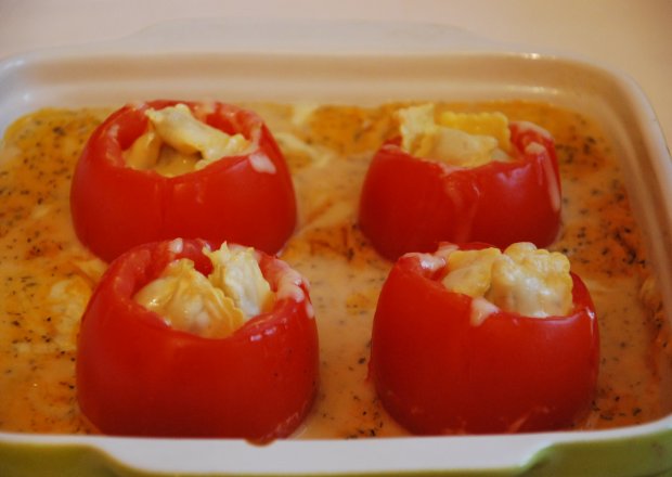 Fotografia przedstawiająca Ravioli w pomidorach