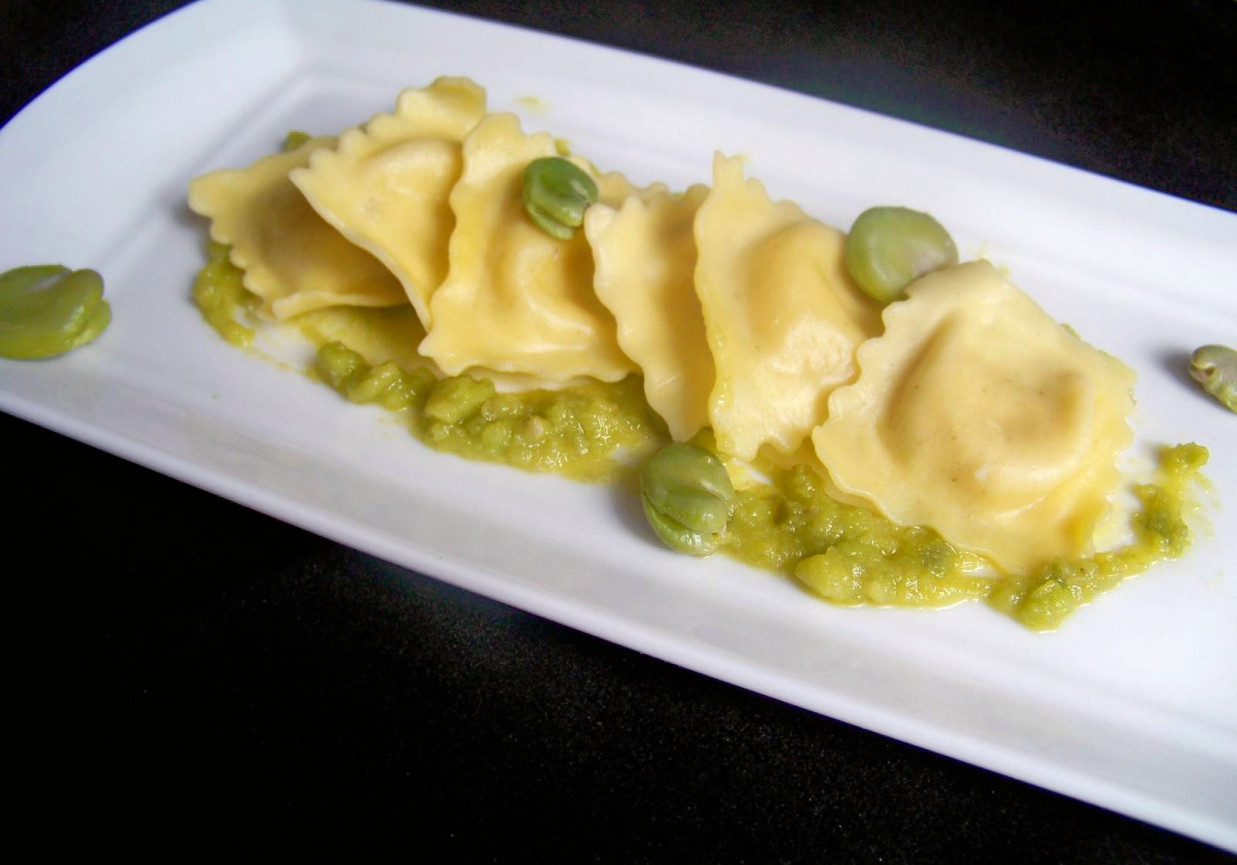 Ravioli z bobem, miętą i ricottą - DoradcaSmaku.pl