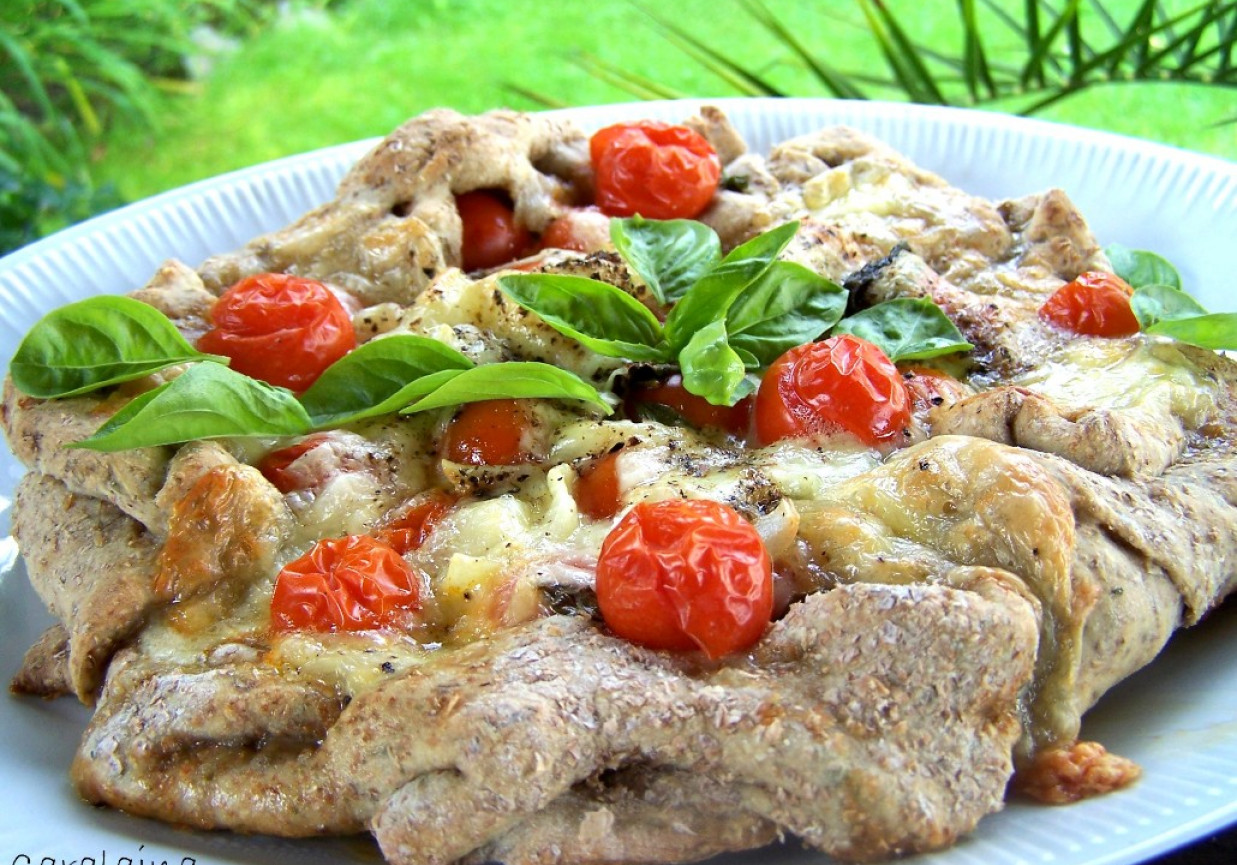 razowa pizza Margherita (inna wersja) foto