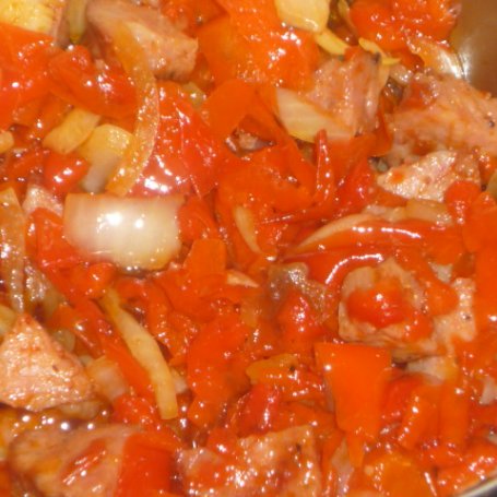 Krok 1 - Razowe kluski kładzione podane z klopsem w sosie pomidorowym foto
