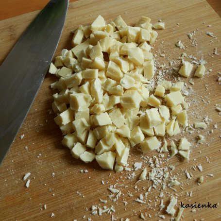 Krok 1 - Razowe muffiny z malinami i białą czekoladą foto