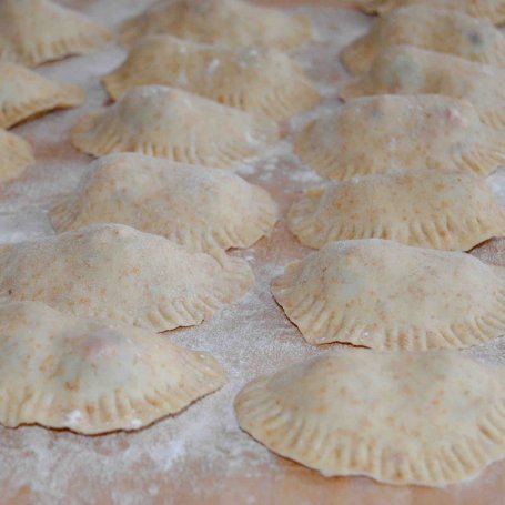 Krok 4 - Razowe pierogi z czereśniami foto
