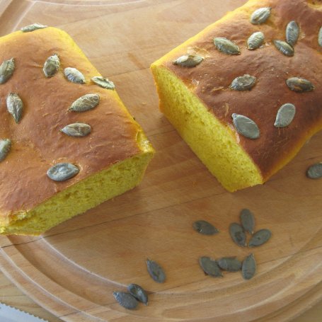 Krok 3 - Razowy chleb drożdżowy z dyniowym puree foto