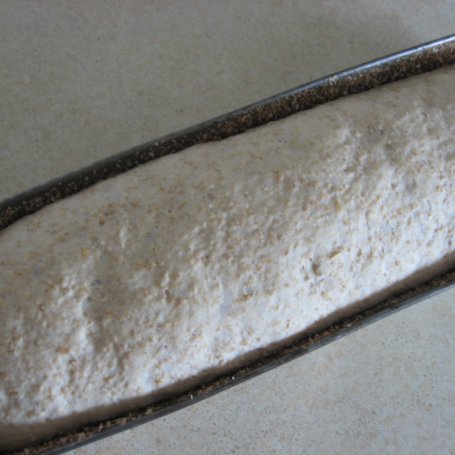 Krok 3 - Razowy chleb z płatkami owsianymi foto