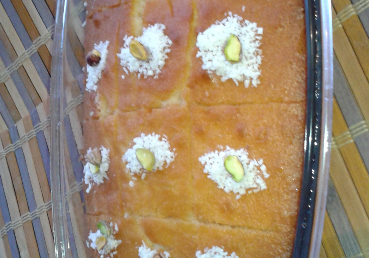 Revani - tureckie ciasto z kaszy mannej foto