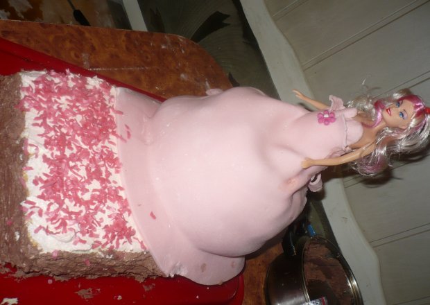 Fotografia przedstawiająca Rewelacyjna masa cukrowa do tortów