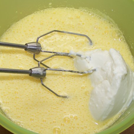 Krok 2 - Ricottowe z wiśniami, czyli muffinki na sobotę :) foto