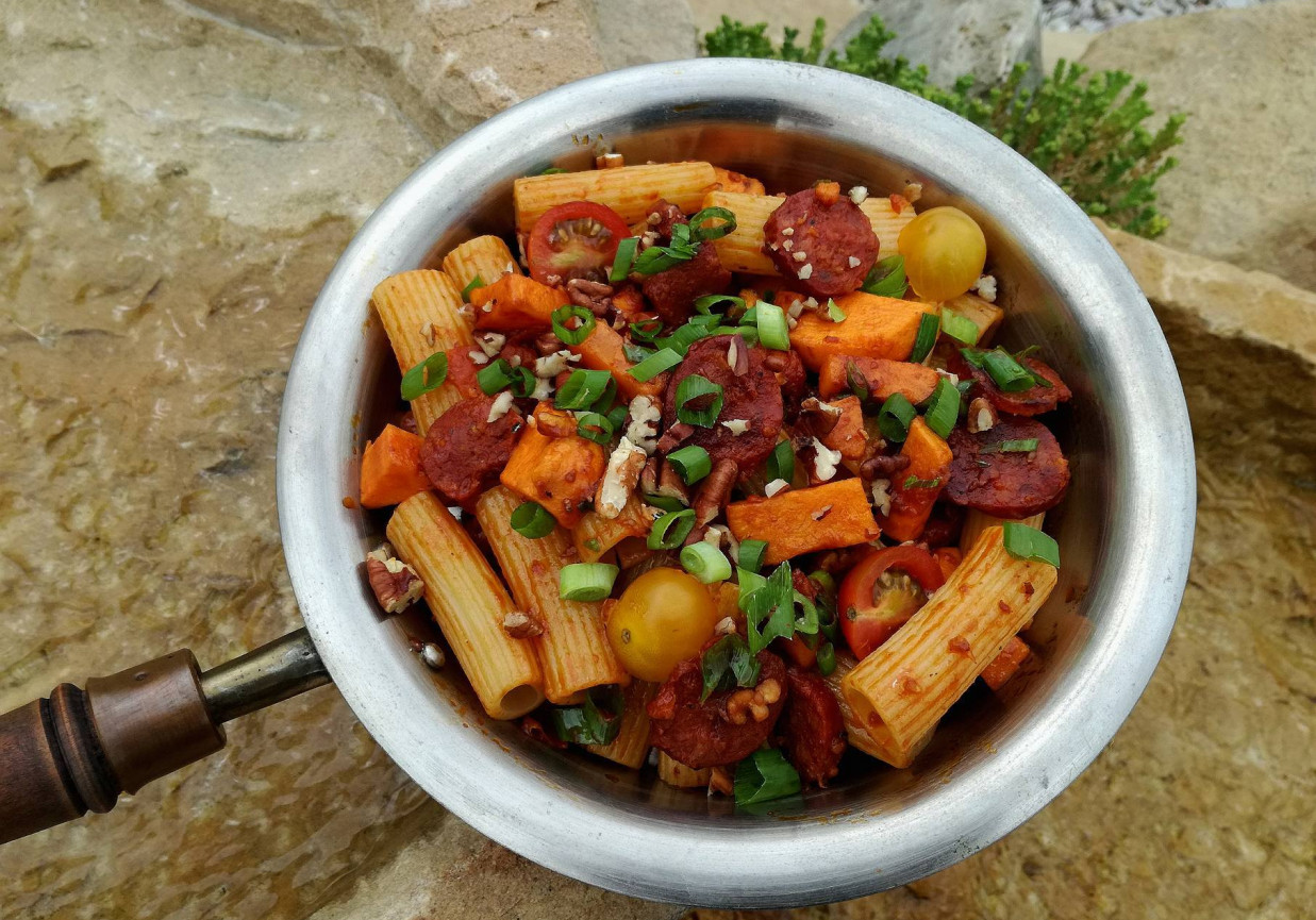 Rigatoni z batatem i chorizo foto