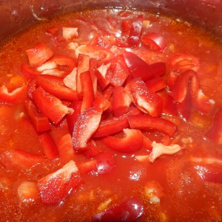 Krok 3 - Rigatoni z sosie pomidorowym z bakłażanem i wieprzowiną foto
