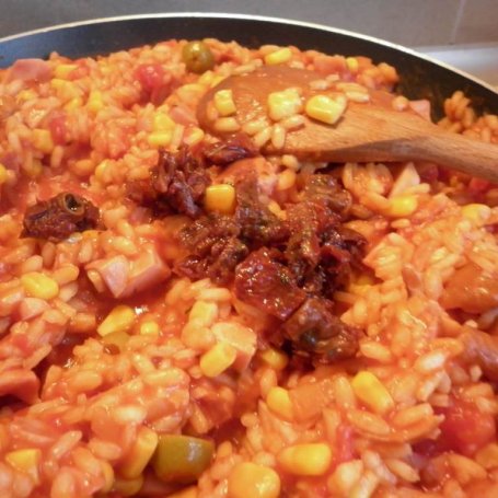 Krok 8 - Risotto podwójnie pomidorowe z kurczakiem. foto