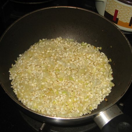 Krok 4 - Risotto z kurczakiem i pieczarkami foto