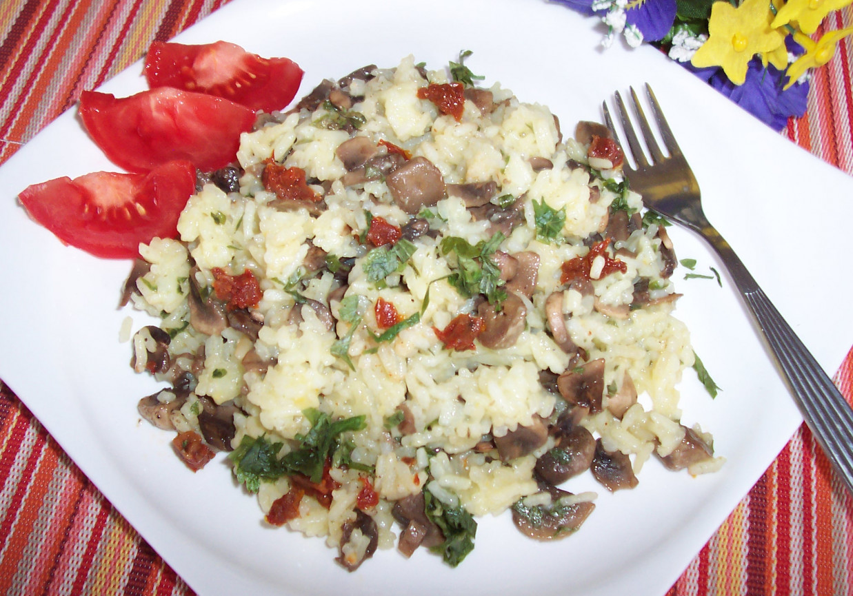 Risotto z pieczarkami i suszonymi pomidorami DoradcaSmaku.pl
