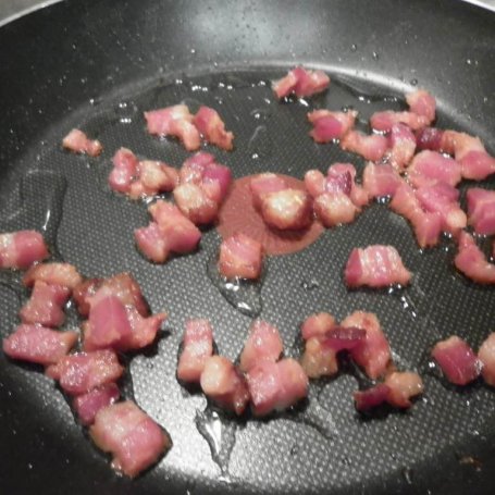 Krok 1 - Risotto z serem feta na surowym boczku. foto