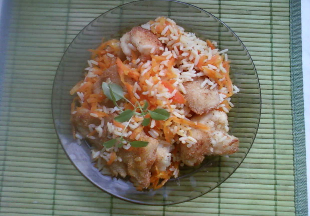 Risotto ze smażonymi kawałkami mintaja i kalafiora foto