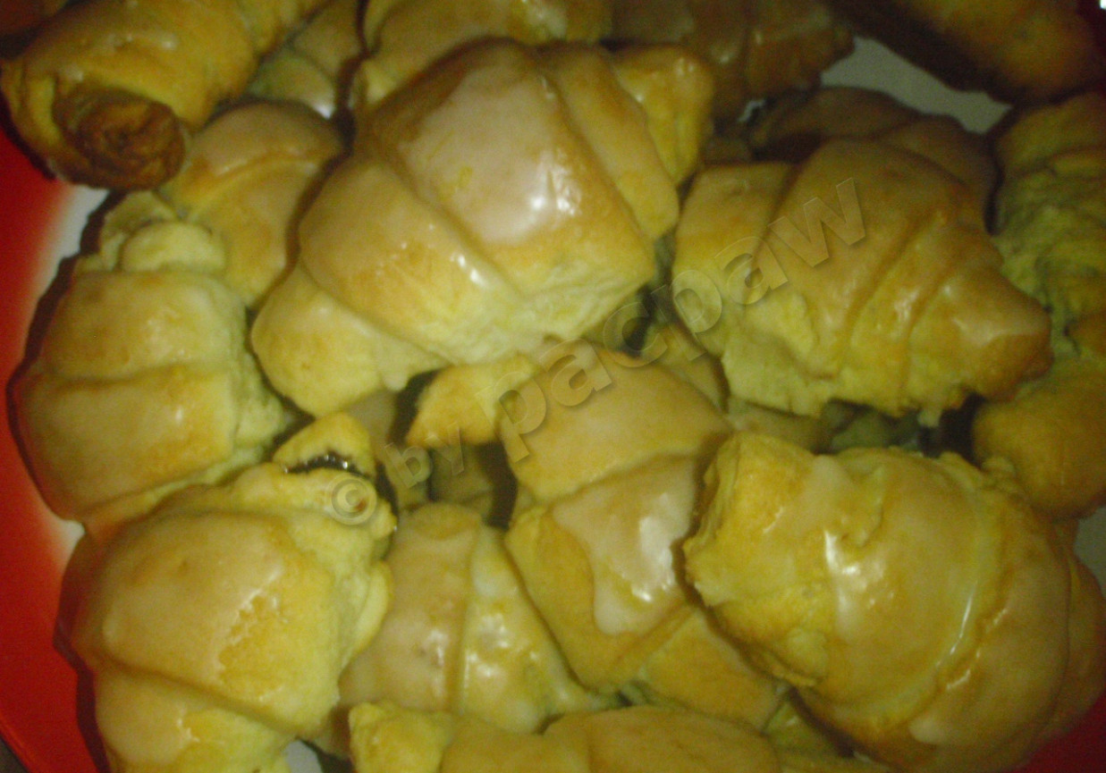 Rogale z ciastem półfrancuskim foto