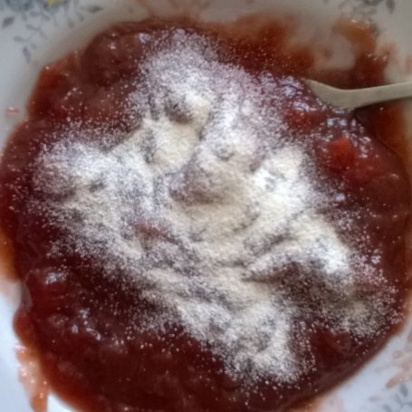 Krok 6 - Rogaliki drożdżowe z marmoladą foto