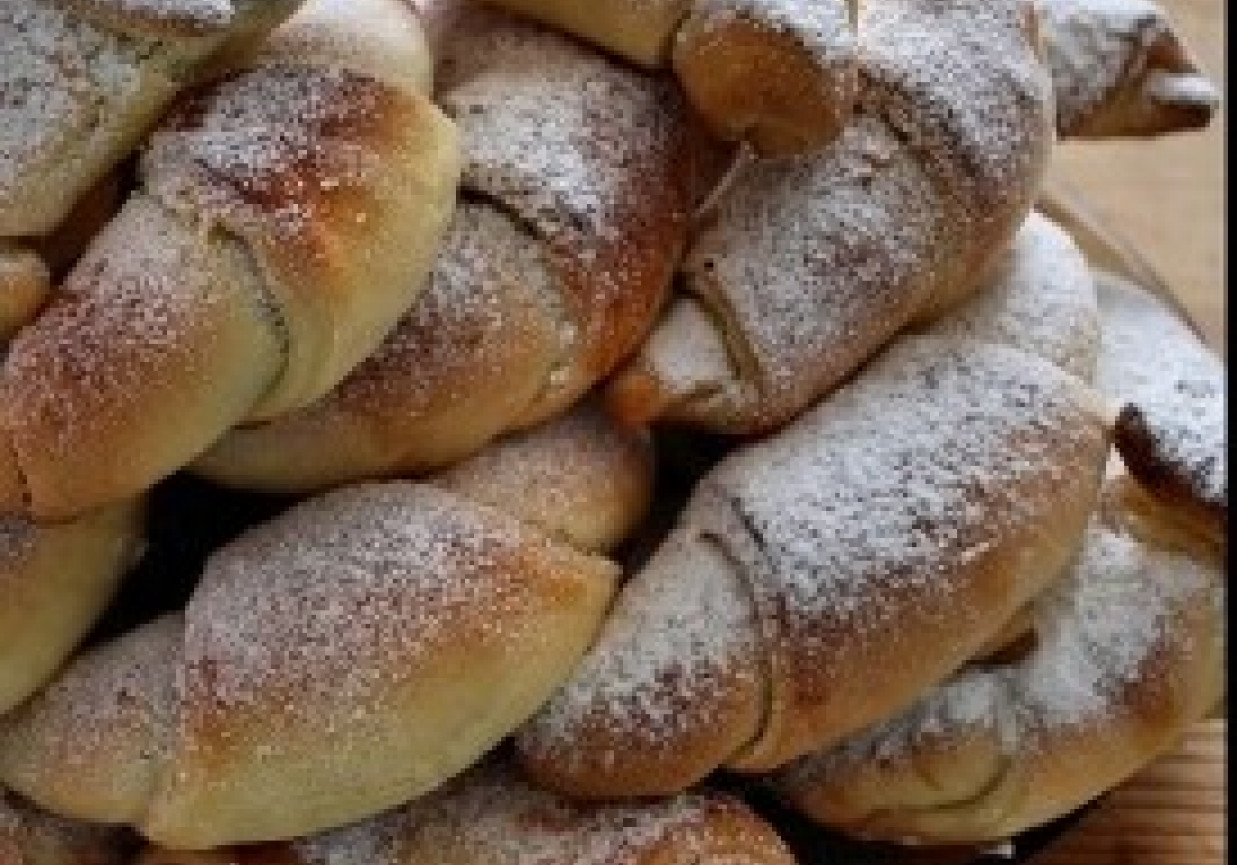 Rogaliki krucho-drożdżowe foto