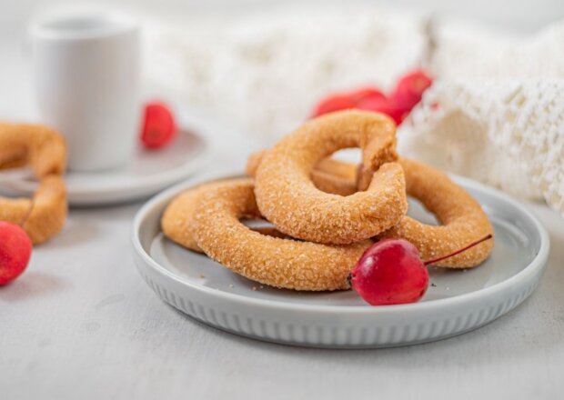 Fotografia przedstawiająca Rogaliki orzechowe bez jaj