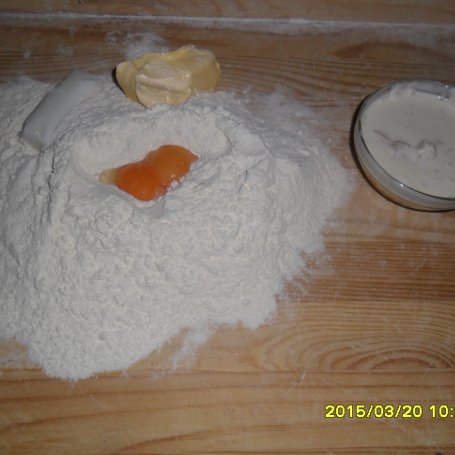 Krok 1 - Rogaliki z nadzieniem foto