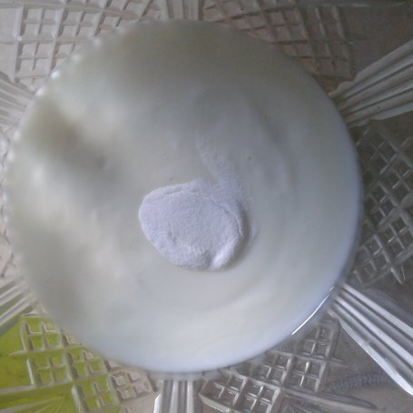 Krok 5 - Rolada biszkoptowa z jogurtowymi babeczkami foto