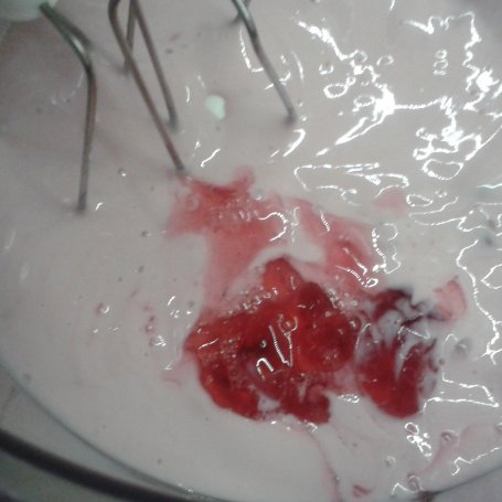 Krok 3 - Rolada jogurtowa foto