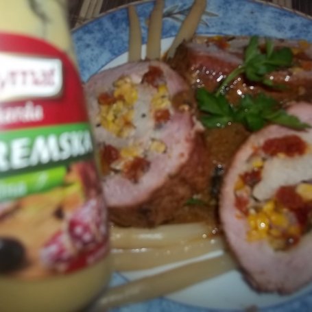 Krok 12 - Rolada schabowa z suszonymi pomidorami w marynacie musztardowej foto