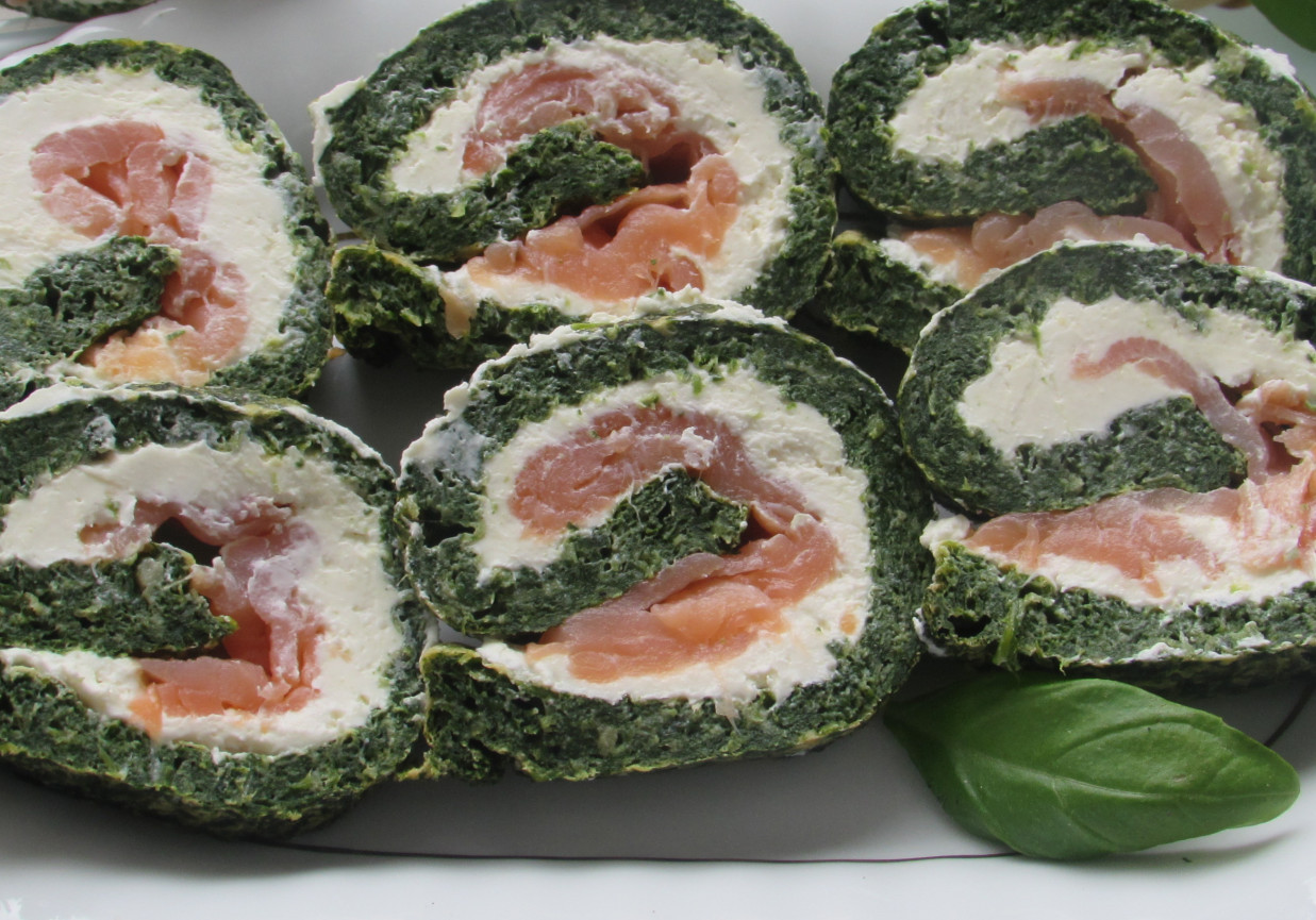 Rolada szpinakowa z łososiem foto