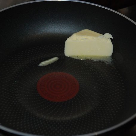 Krok 2 - Rolada szpinakowa z serkiem chrzanowym i łososiem foto