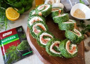 Jak zrobić roladę szpinakowo-łososiową? foto