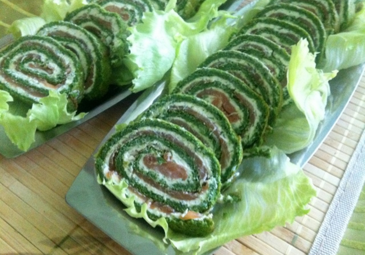 Rolada szpinakowo-łososiowa foto