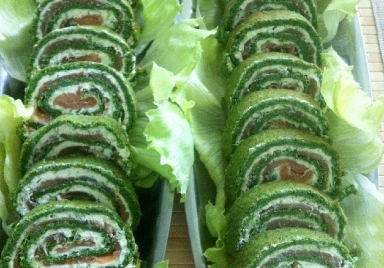 Rolada szpinakowo-łososiowa foto