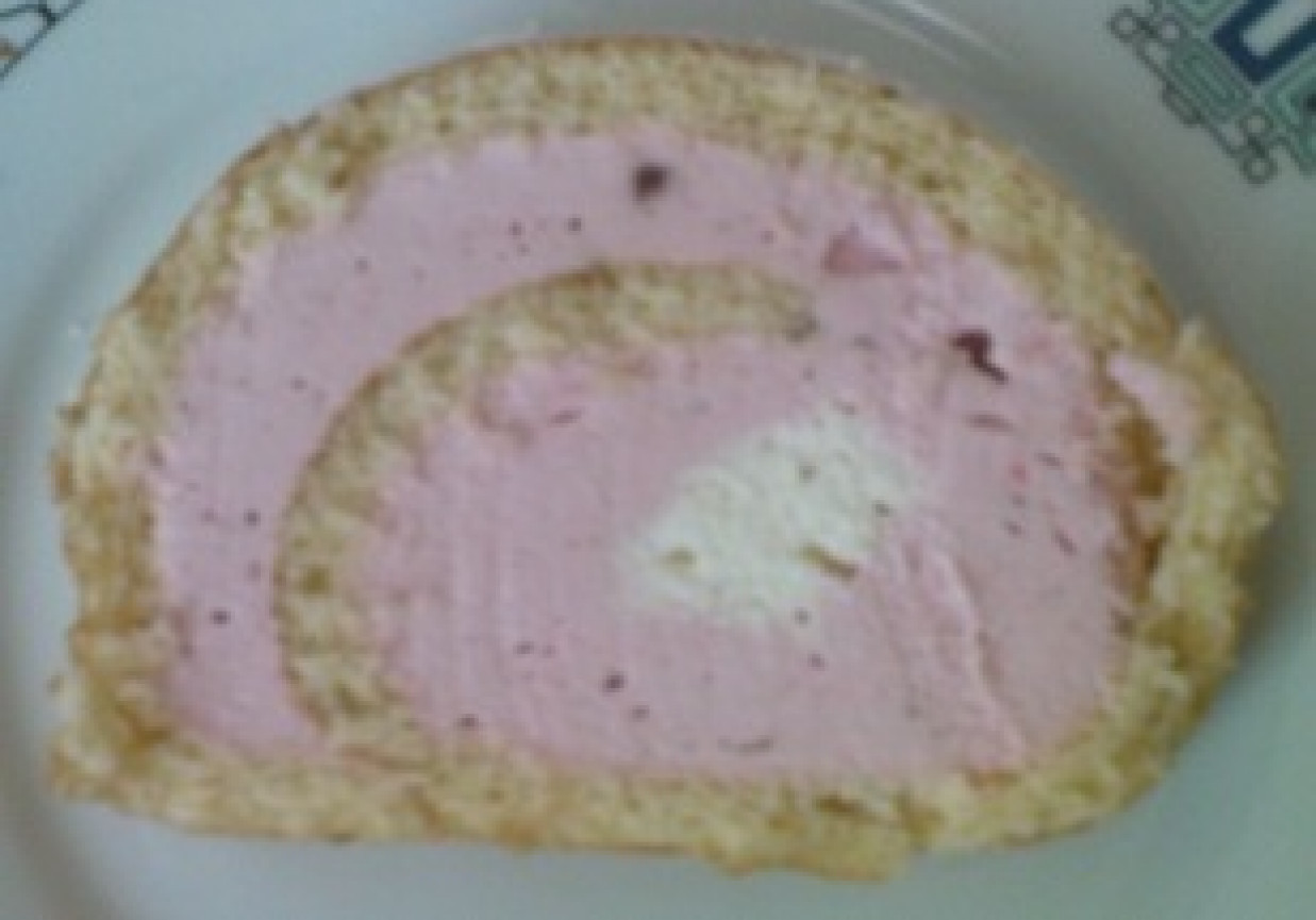 rolada truskawkowa foto