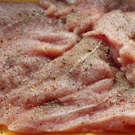 Krok 2 - Rolada z indyka ze szpinakiem i fetą foto