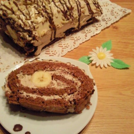 Krok 7 - Rolada z kremem cappuccino i bananem foto
