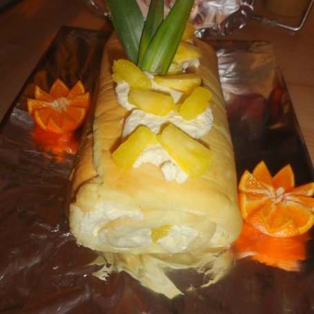 Krok 9 - Rolada z kremem pomarańczowym z ananasem foto