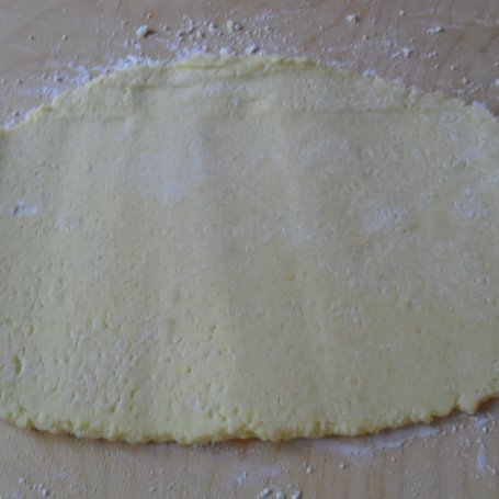 Krok 5 - Rolada ziemniaczana z kapustą kiszoną foto