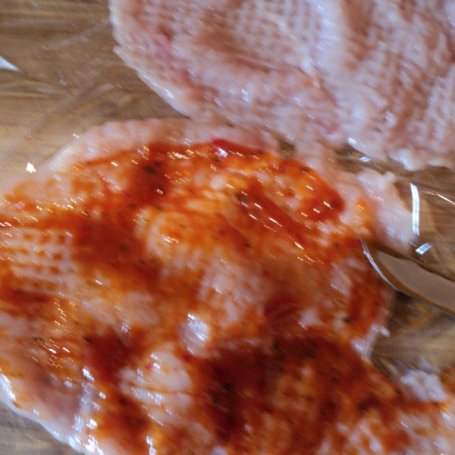 Krok 1 - Roladka drobiowa z ostrym sosem chilli i mięsem mielonym  foto