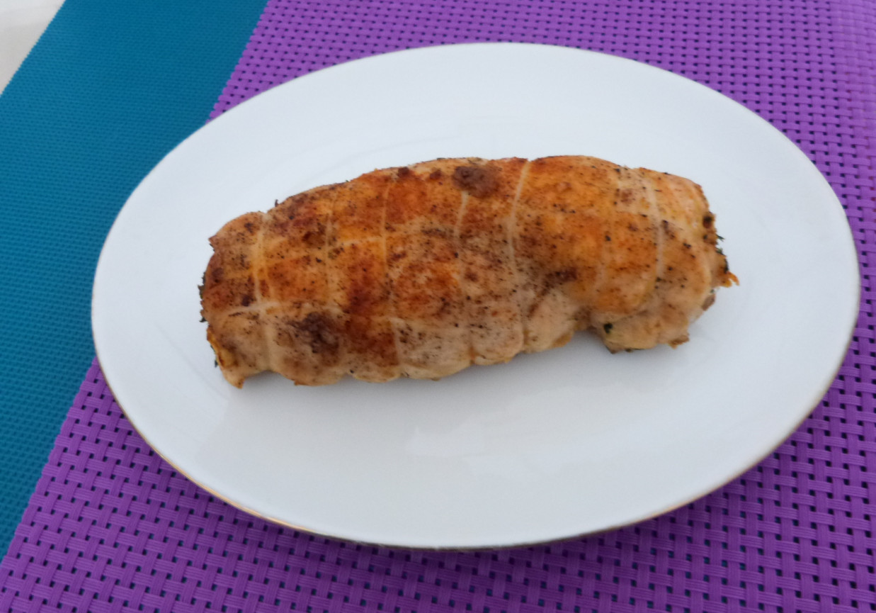 Roladka z kurczaka z omletem i szpinakiem  foto
