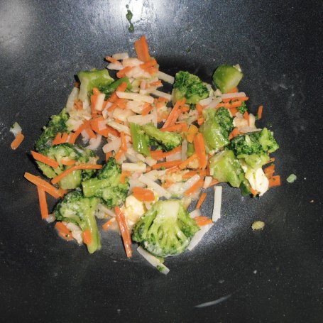 Krok 2 - Roladki drobiowe nadziane brokułem i włoszczyzną foto