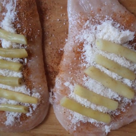 Krok 2 - Roladki drobiowe z fasolką i Parmezanem :) foto