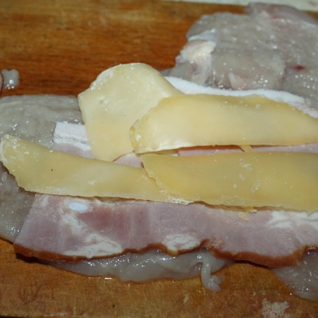 Krok 3 - Roladki drobiowe z musztardą boczkiem i serem foto