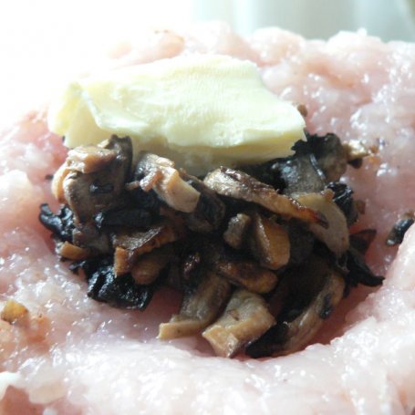 Krok 2 - Roladki drobiowe z pieczarkami foto