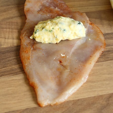 Krok 3 - Roladki drobiowe z serem i pietruszką foto