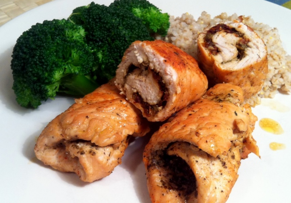 Roladki indycze z pesto i suszonymi pomidorami foto