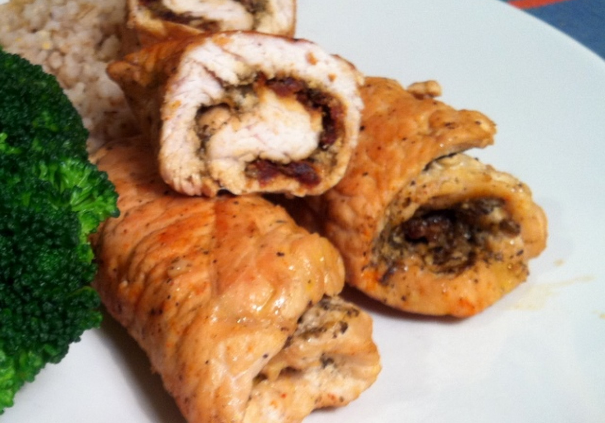 Roladki indycze z pesto i suszonymi pomidorami foto