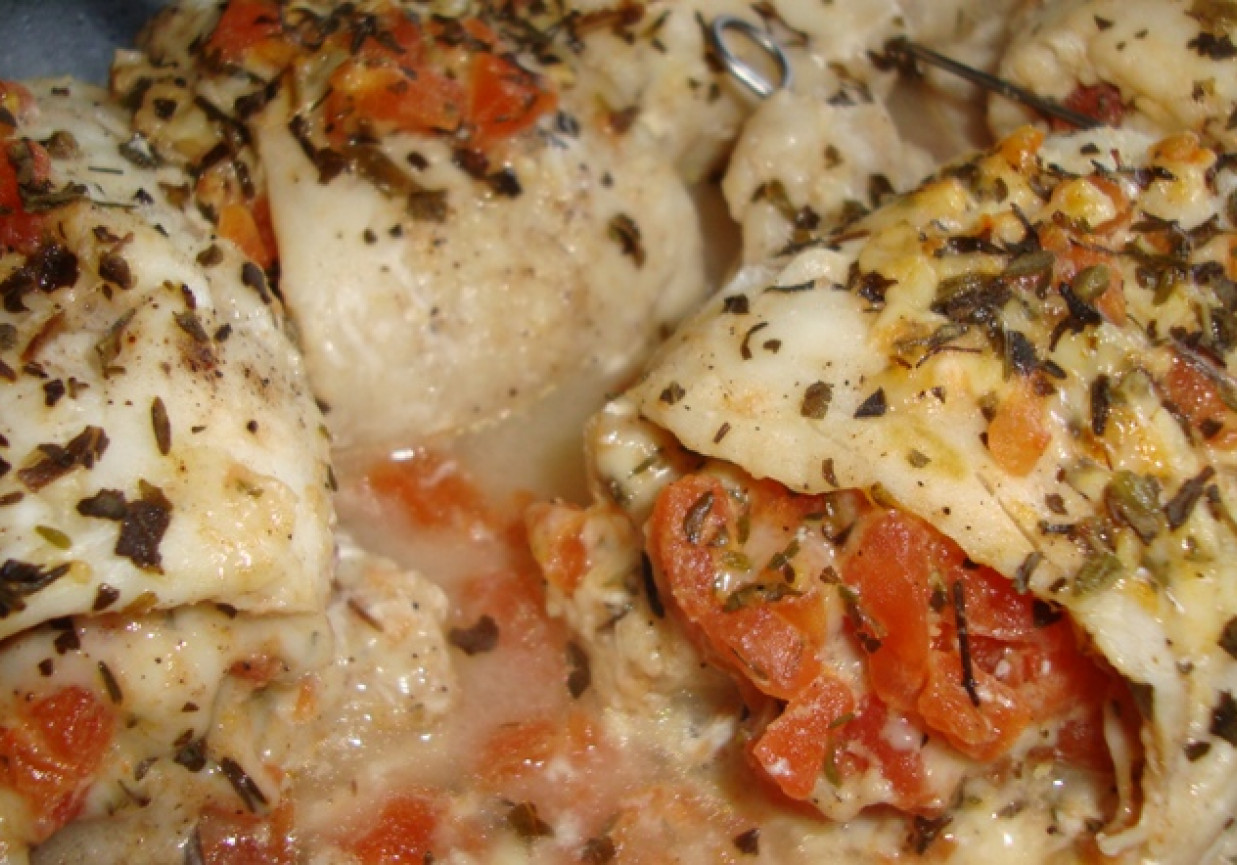 Roladki rybne nadziewane pomidorami i mozzarellą foto