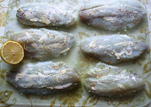 Fotografia przedstawiająca Roladki rybne z pieczarkami