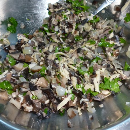 Krok 3 - Roladki schabowe z grzybami w sosie śmietanowym  foto