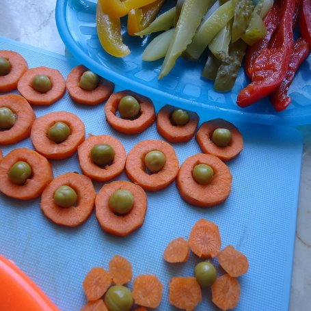 Krok 1 - Roladki schabowe z warzywami w galarecie foto
